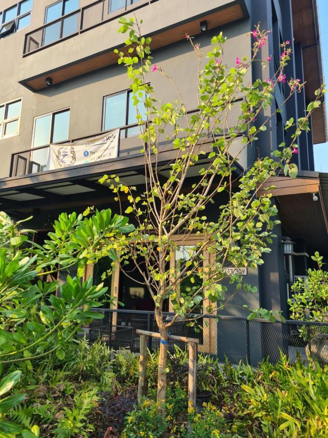 The Lantern Suites Ban Song Hong Extérieur photo