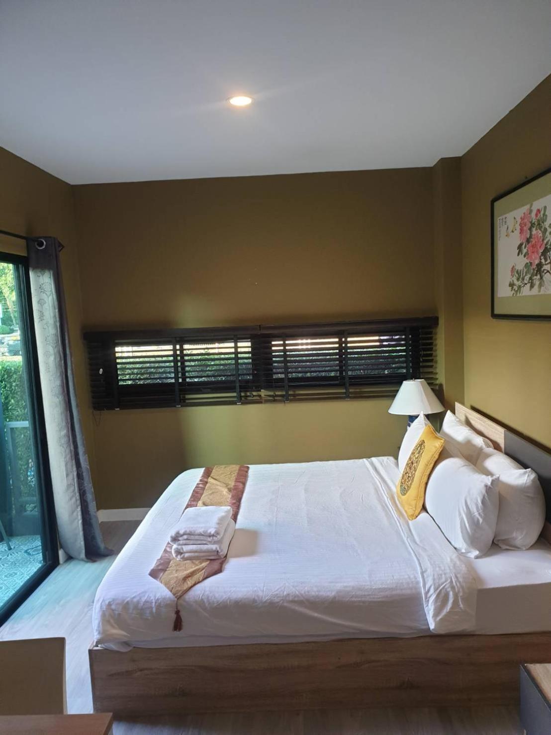 The Lantern Suites Ban Song Hong Chambre photo