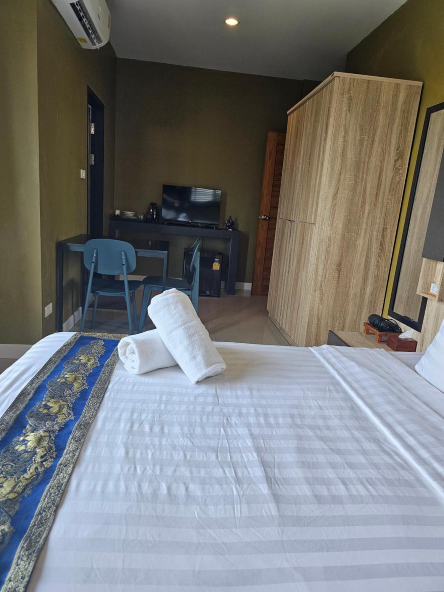 The Lantern Suites Ban Song Hong Chambre photo