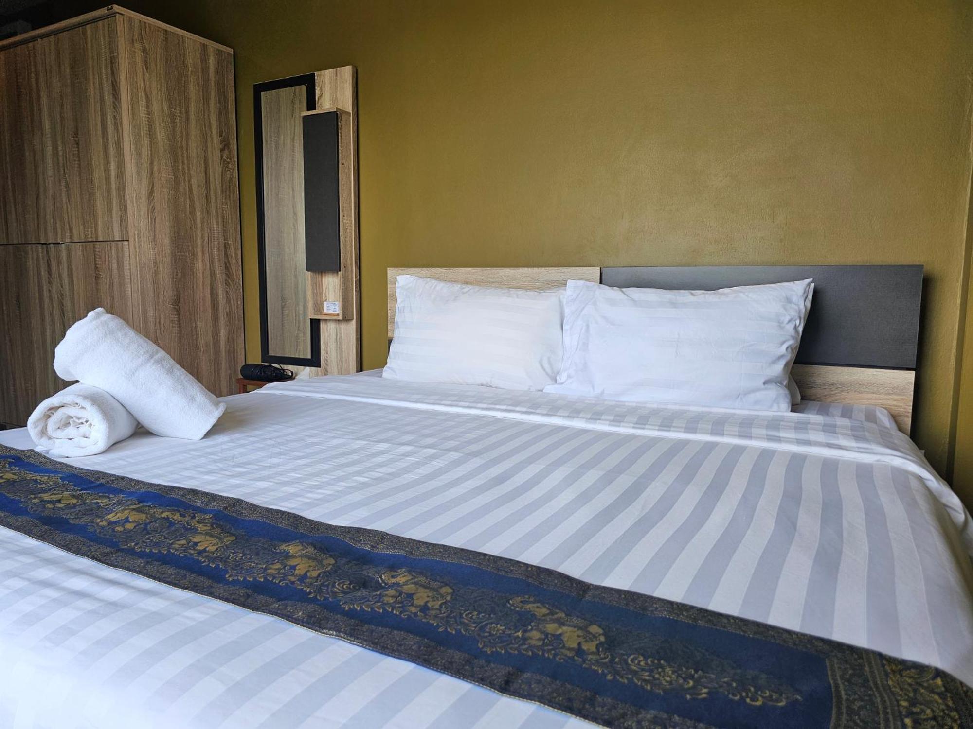 The Lantern Suites Ban Song Hong Extérieur photo
