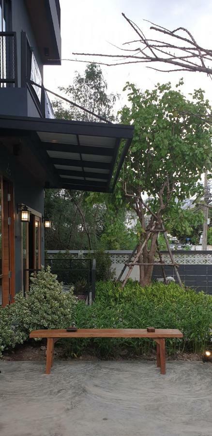 The Lantern Suites Ban Song Hong Extérieur photo